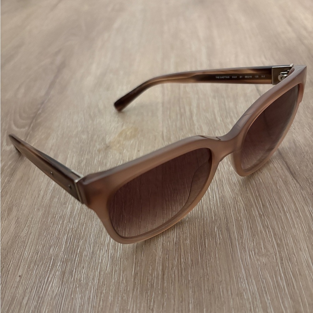 Elegant Brown Sunglasses